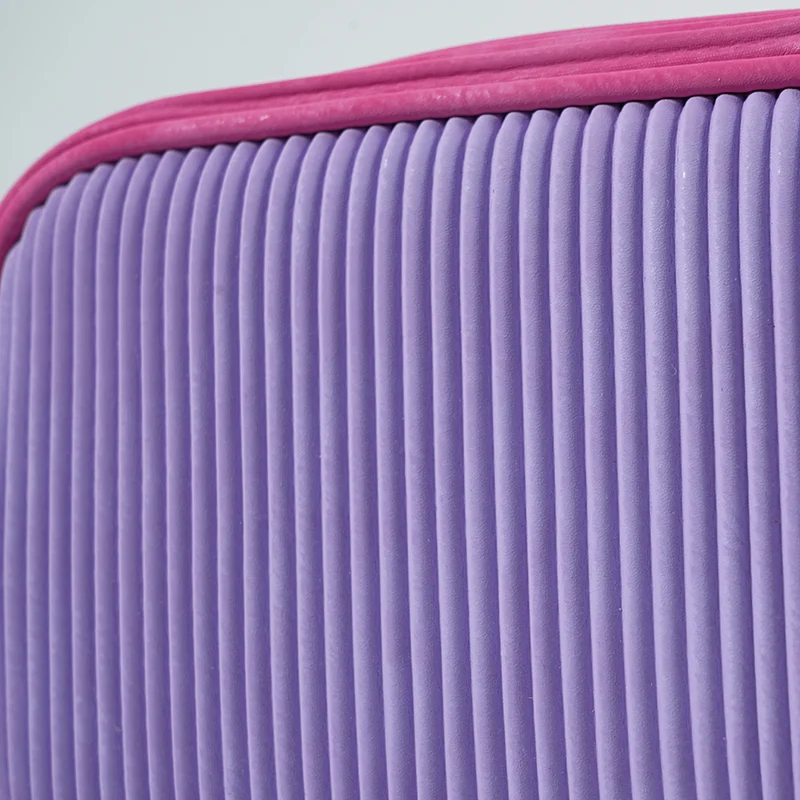 Soft PU makeup pouch detail