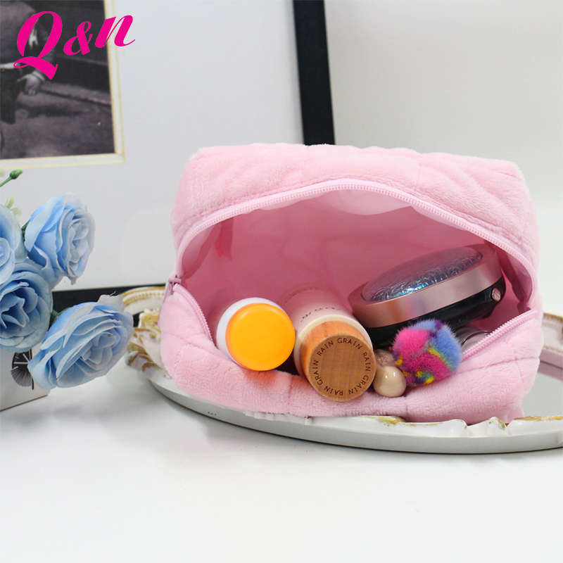 CB059 Sac à maquillage portable en peluche mignon et esthétique à marque privée Usine
